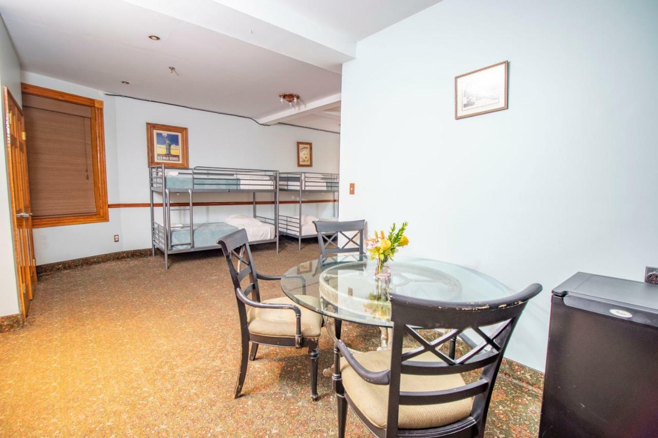 Hotel The Historic Blue Moon - Nyc 4*