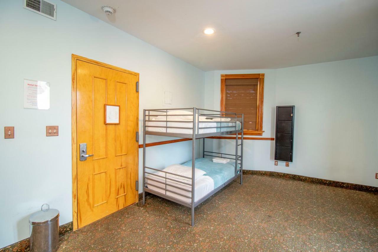 The Historic Blue Moon - Nyc 4*