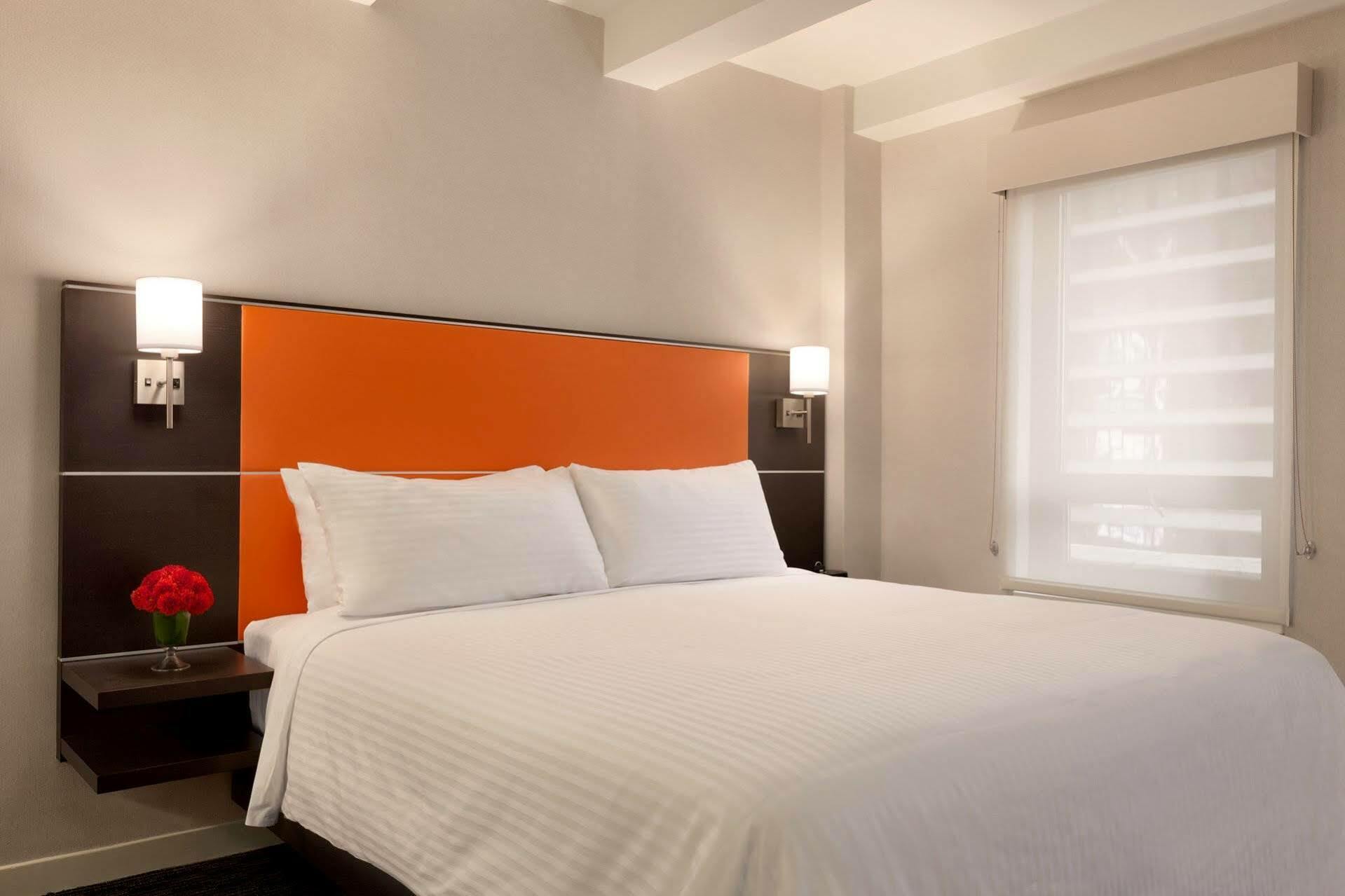 Edison Times Square 4*