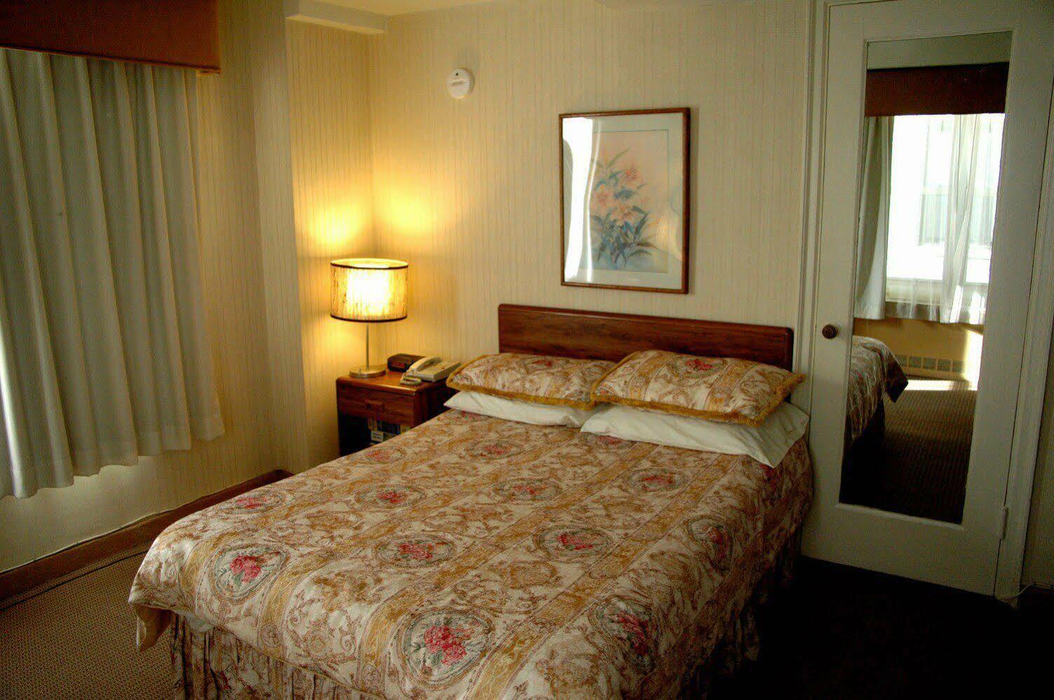 Edison Times Square Hotel 4*